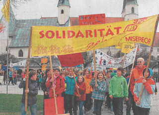 „Solidarität geht“ ist das Motto des jährlichen Soli-Marsches der Maria-Ward-Schulen in Altötting