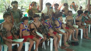 Los yanomami quieren seguir viviendo en su tradición.