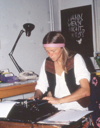 Beginn der Yanomami-Arbeit 1989 mit Schreibmaschine und Telefon. Unser Motto „Wann, wenn nicht jetzt?“